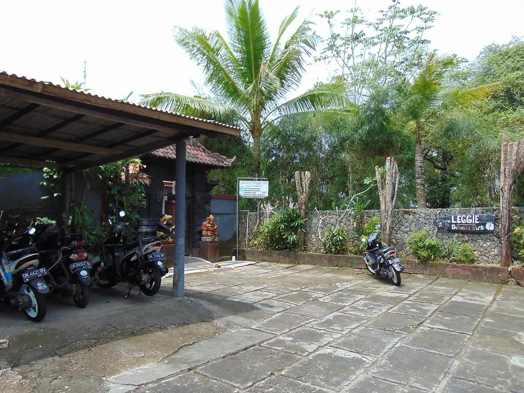 Leggie'S Bungalow Apartment Uluwatu  Homestay